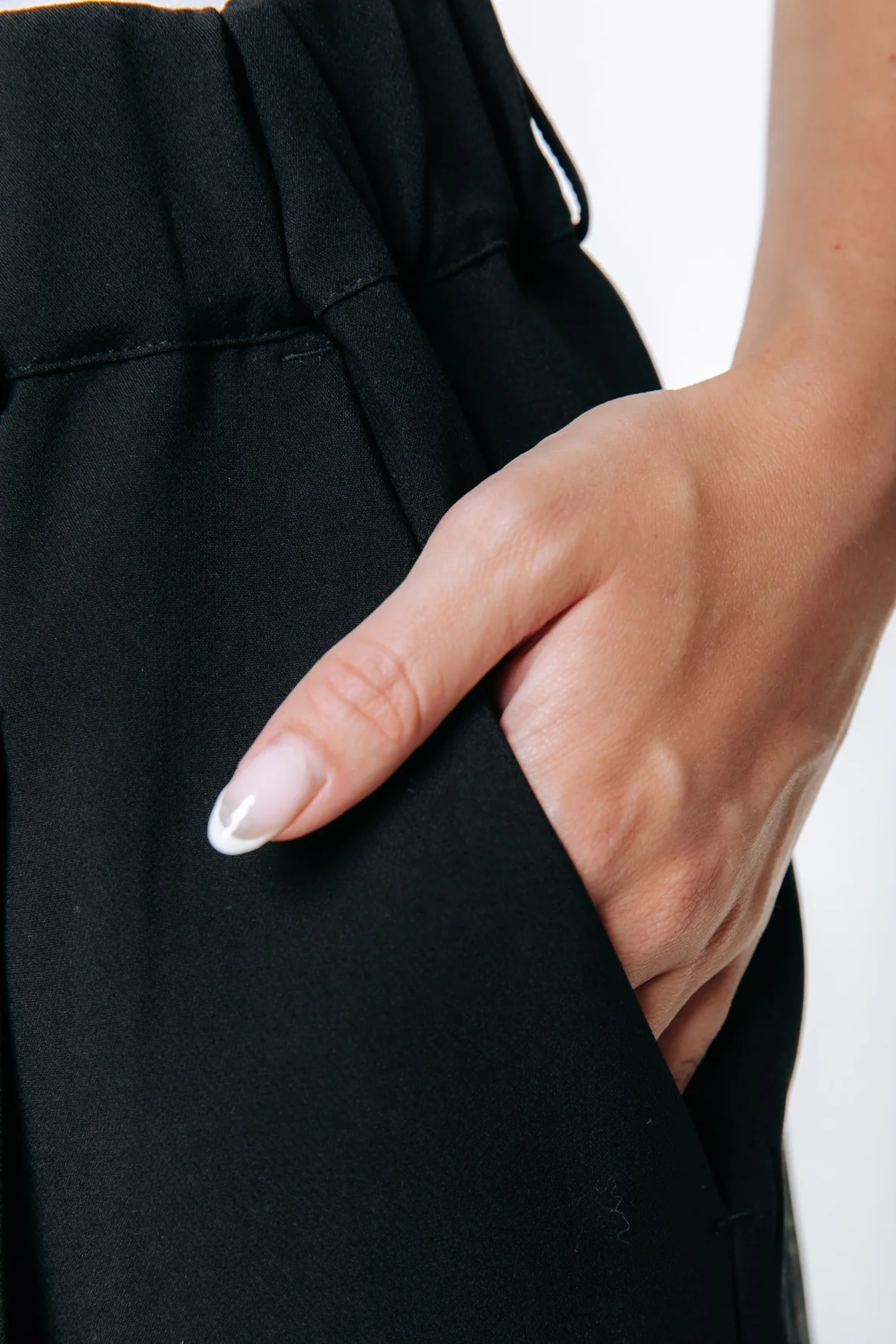 Demi Tailored Shorts | Black - Image 5