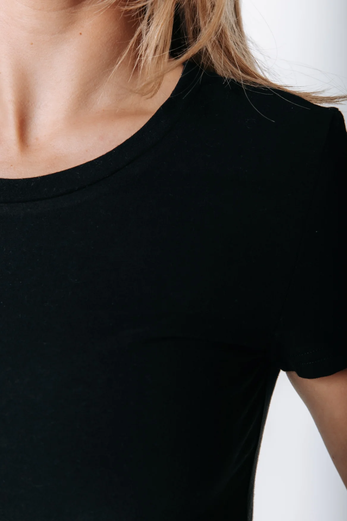 Fitted Wideneck T-shirt | Black - Image 3