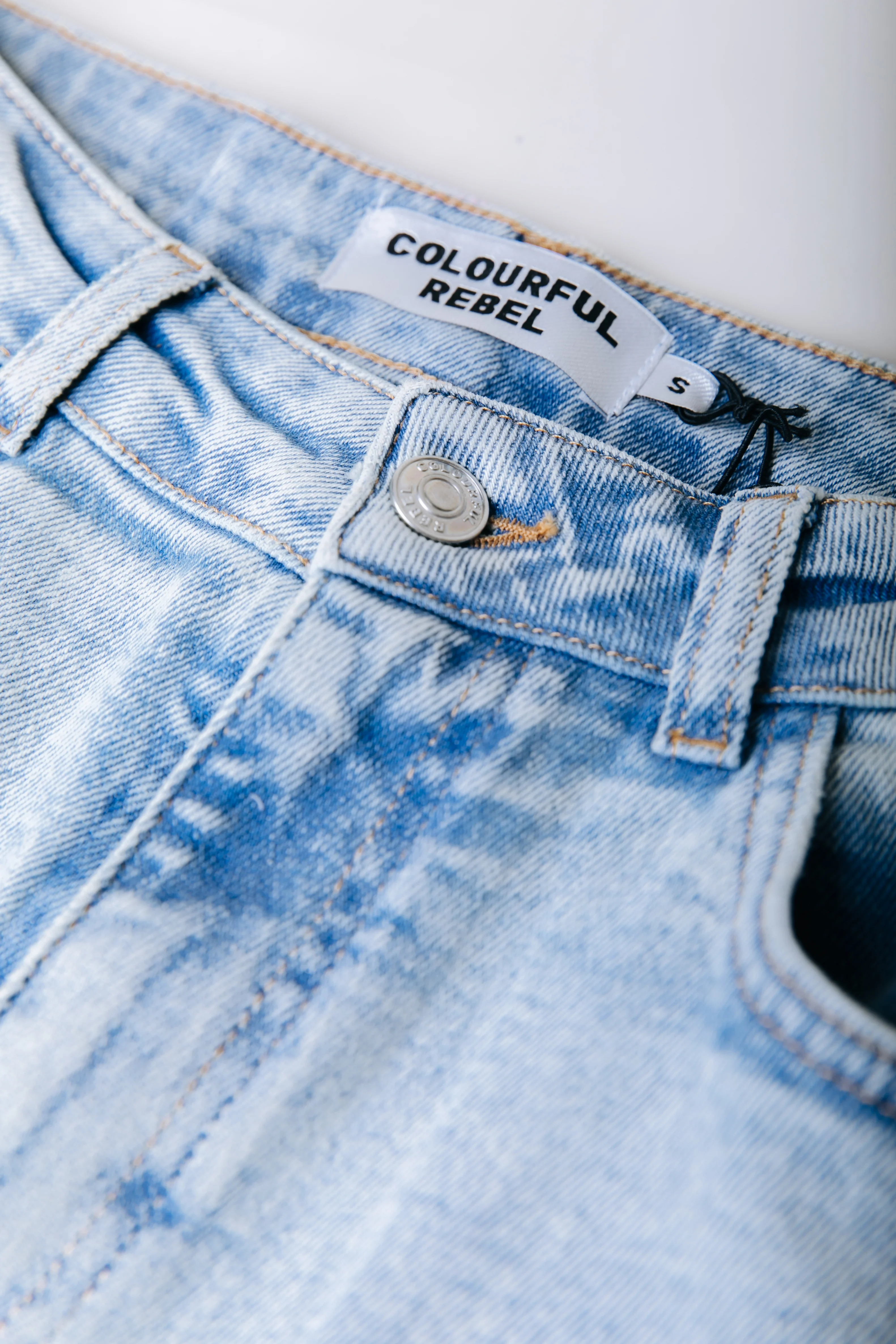 Gaias Tuxedo High Rise Denim | Light blue denim - Image 3