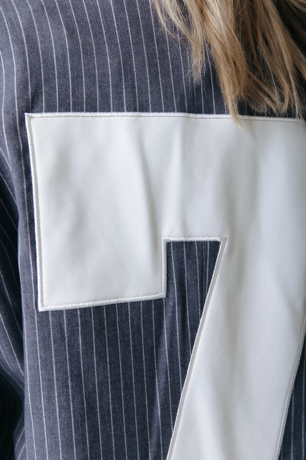 Jesra Stripe Blazer | Dark grey - Image 5