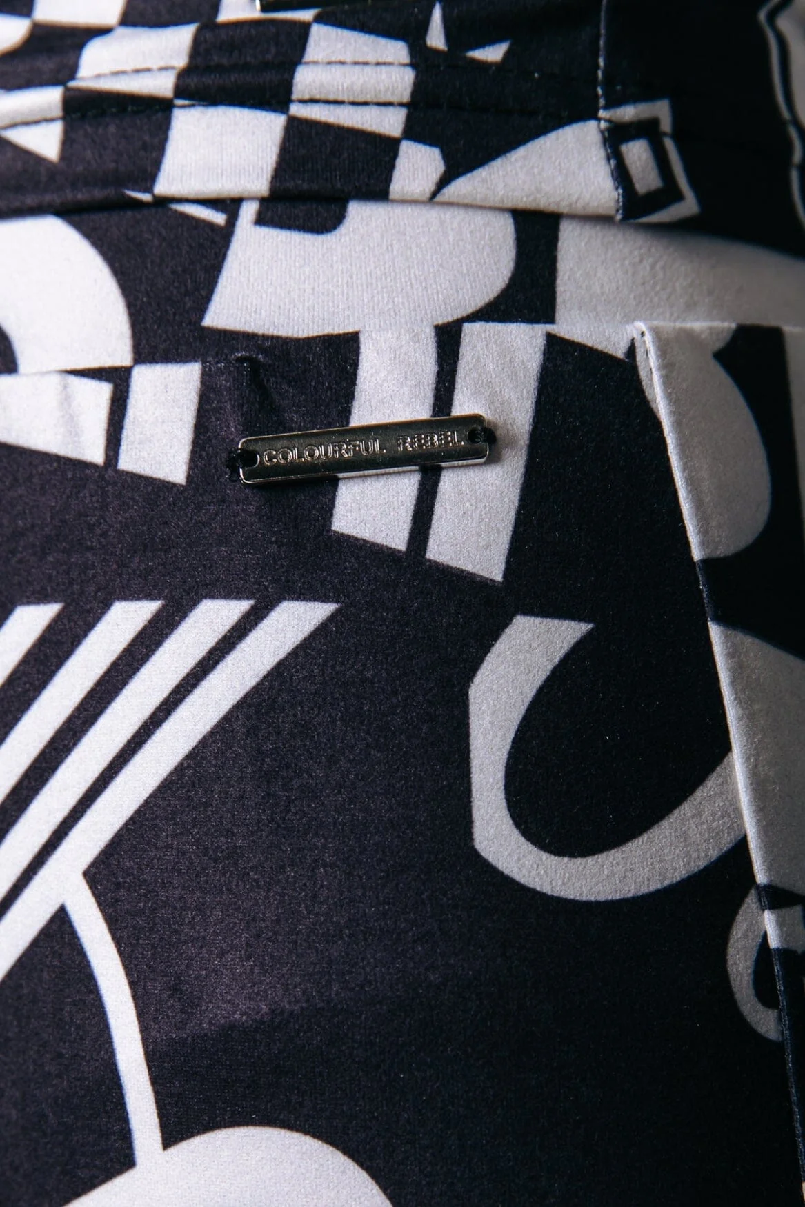 Letter Flare | Black/white - Image 4