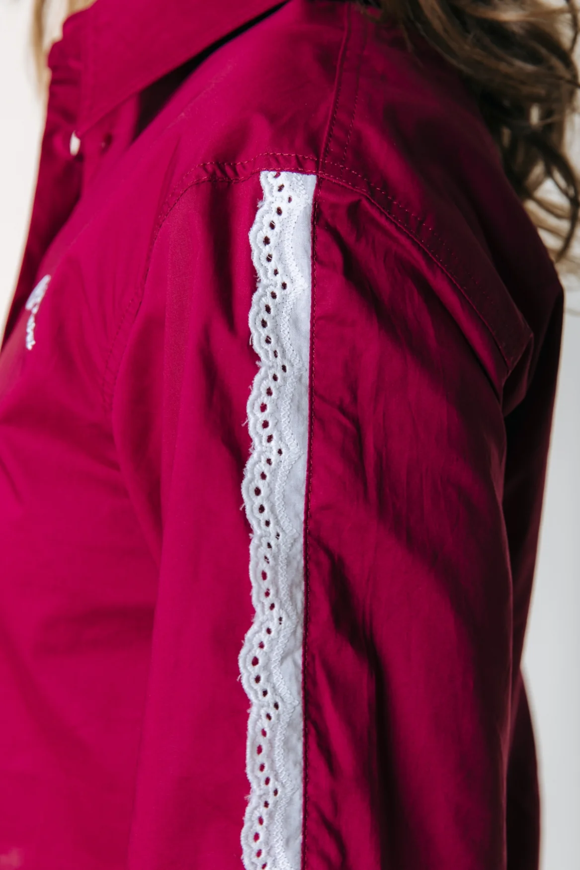 Miggy Cropped Blouse | Deep Burgundy - Image 2