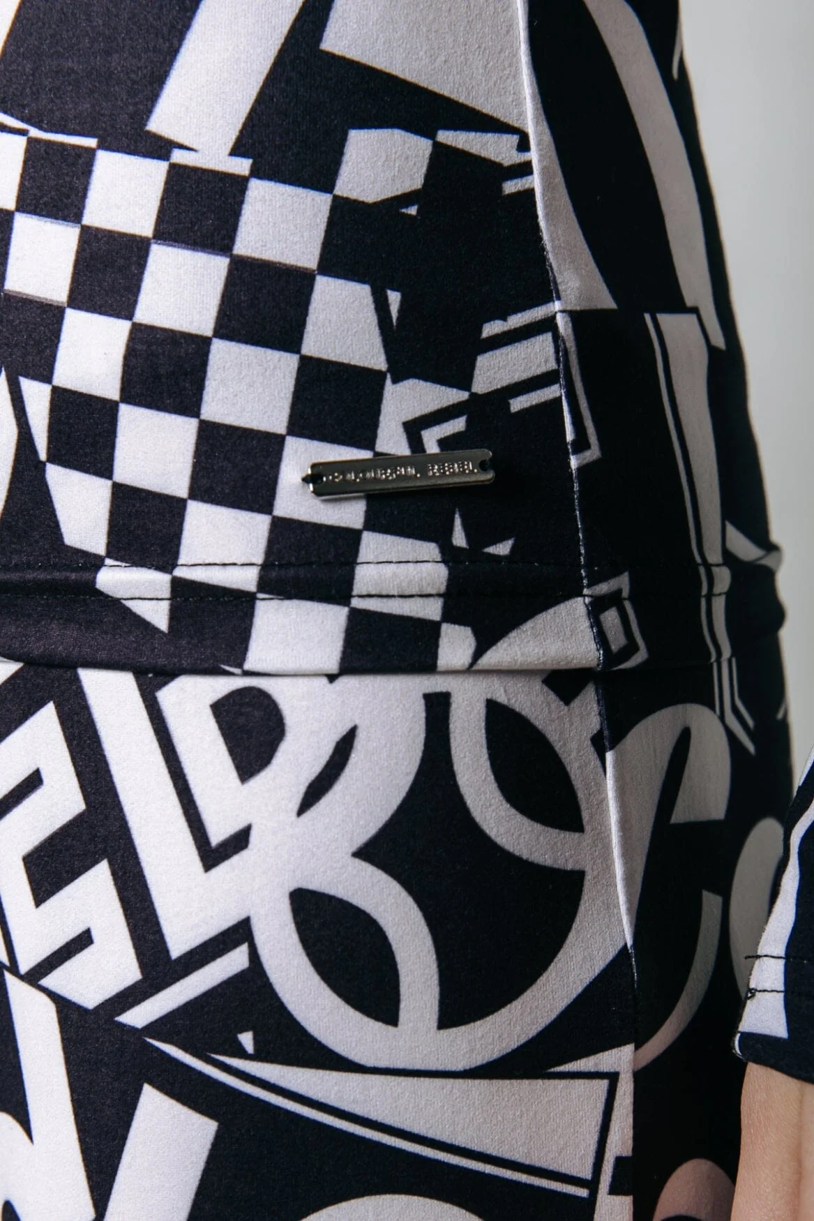 Neyo Letter Top | Black/white - Image 3