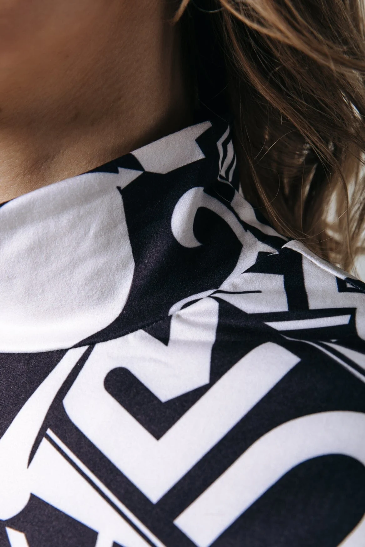 Neyo Letter Top | Black/white - Image 4