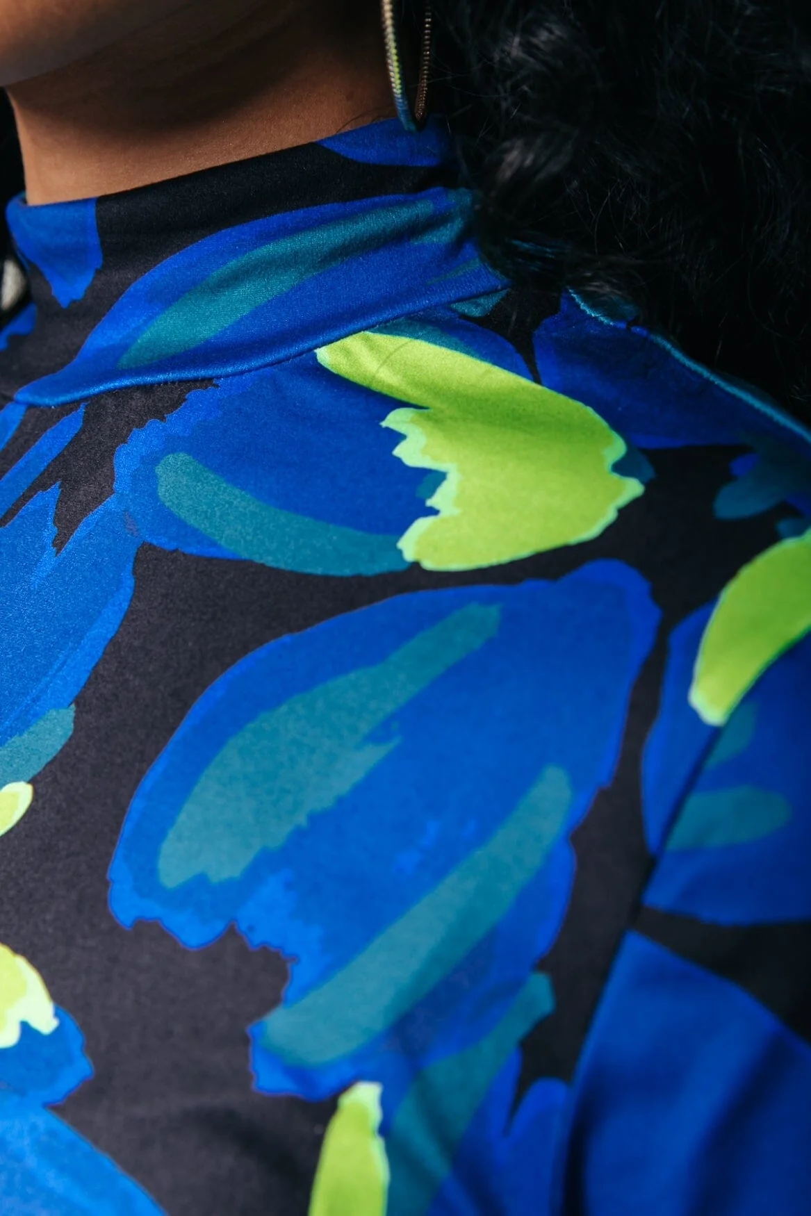 Neyo Moved Flower Top | Vibrant Blue - Image 4