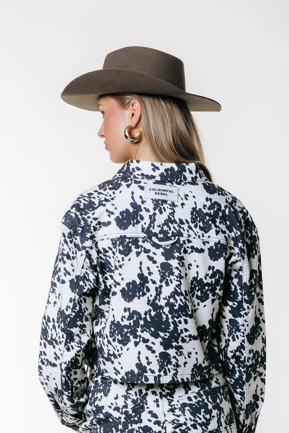 Olle Cow Cropped Worker Blouse | Beige - Image 4