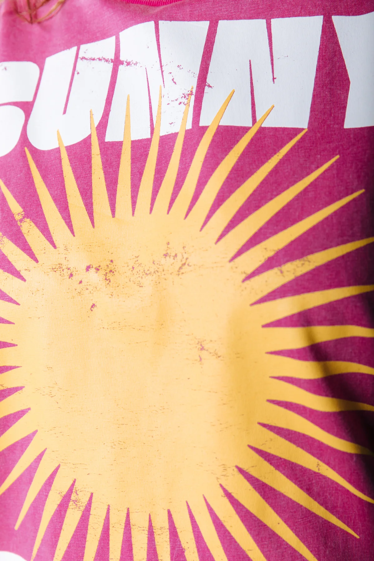 Sunny Days T-shirt | Dark fuchsia - Image 4