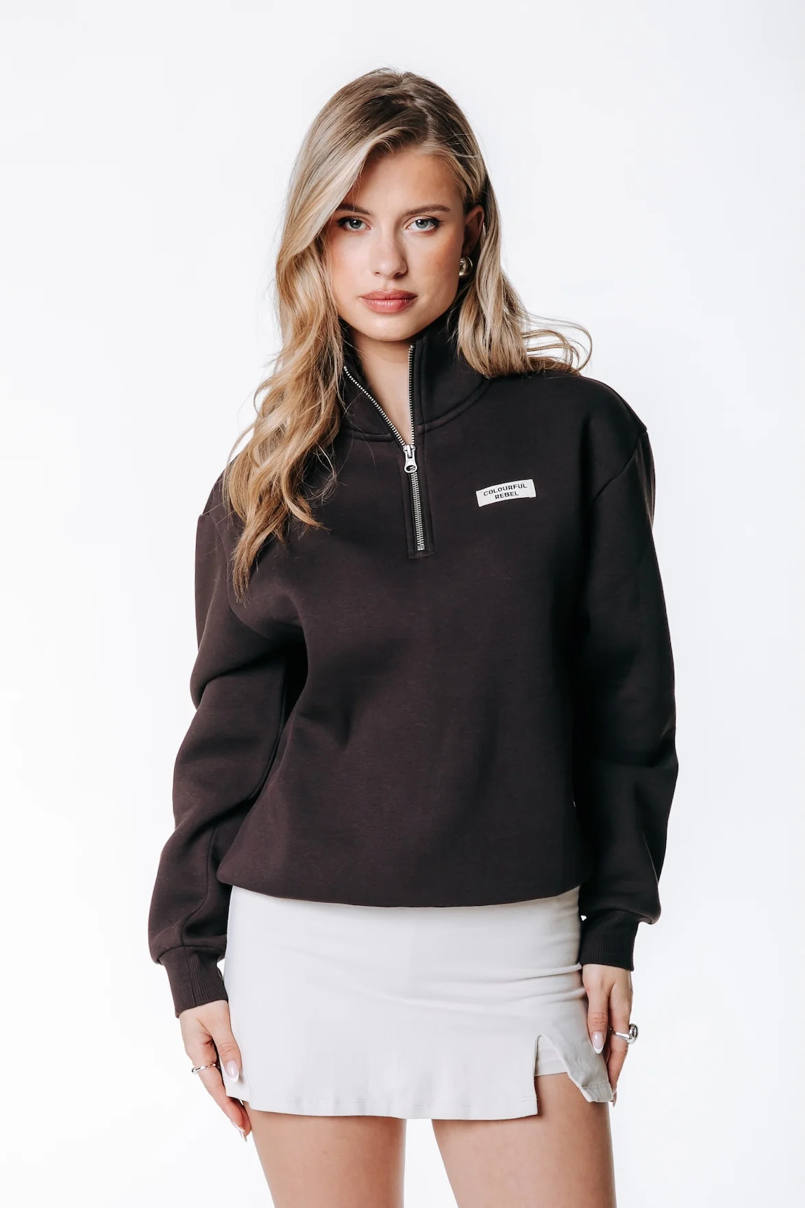 Label Zip Sweat | Darkest Brown