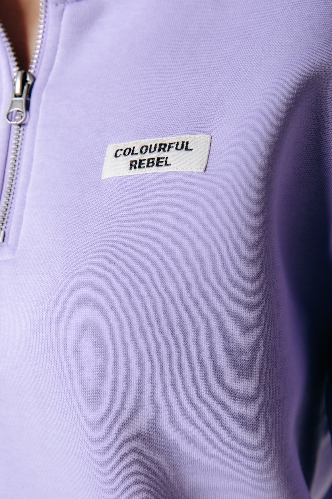 Label Zip Sweat | Lilac - Image 2